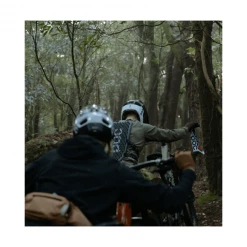 Casco POC Axion Negro Azul Eléctrico Metalizado Mate -Open Cup Lingerie Shop casco poc axion negro azul electrico metalizado mate 6